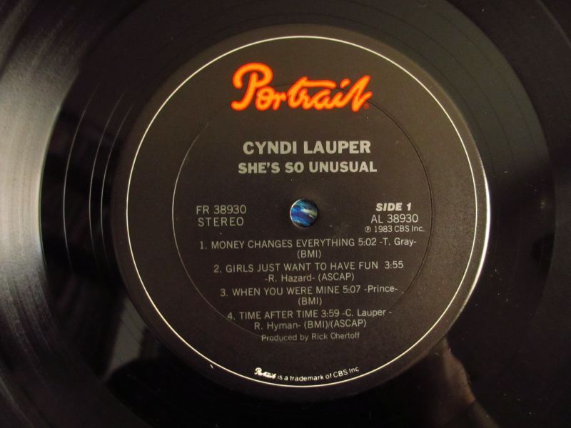 Cyndi Lauper / She's So Unusual - Guitar Records